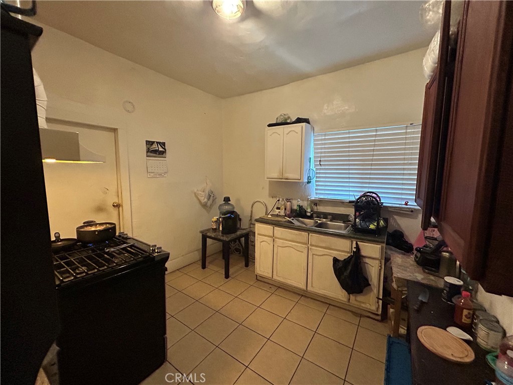 Los Angeles, California, 90011, United States, ,Residential,For Sale,1931941