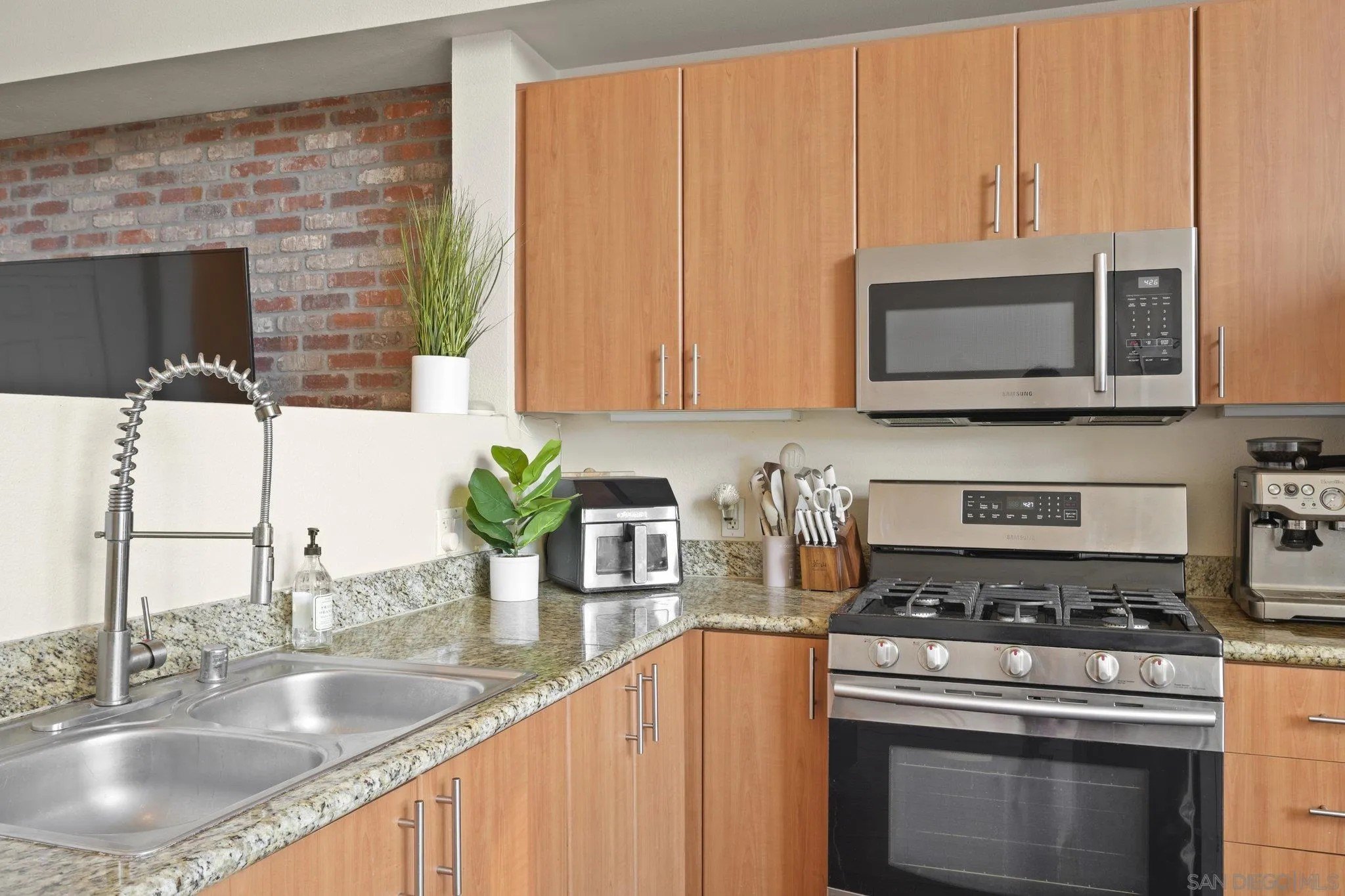 San Diego, California, 92101, United States, 1 Bedroom Bedrooms, ,1 BathroomBathrooms,Residential,For Sale,1951251