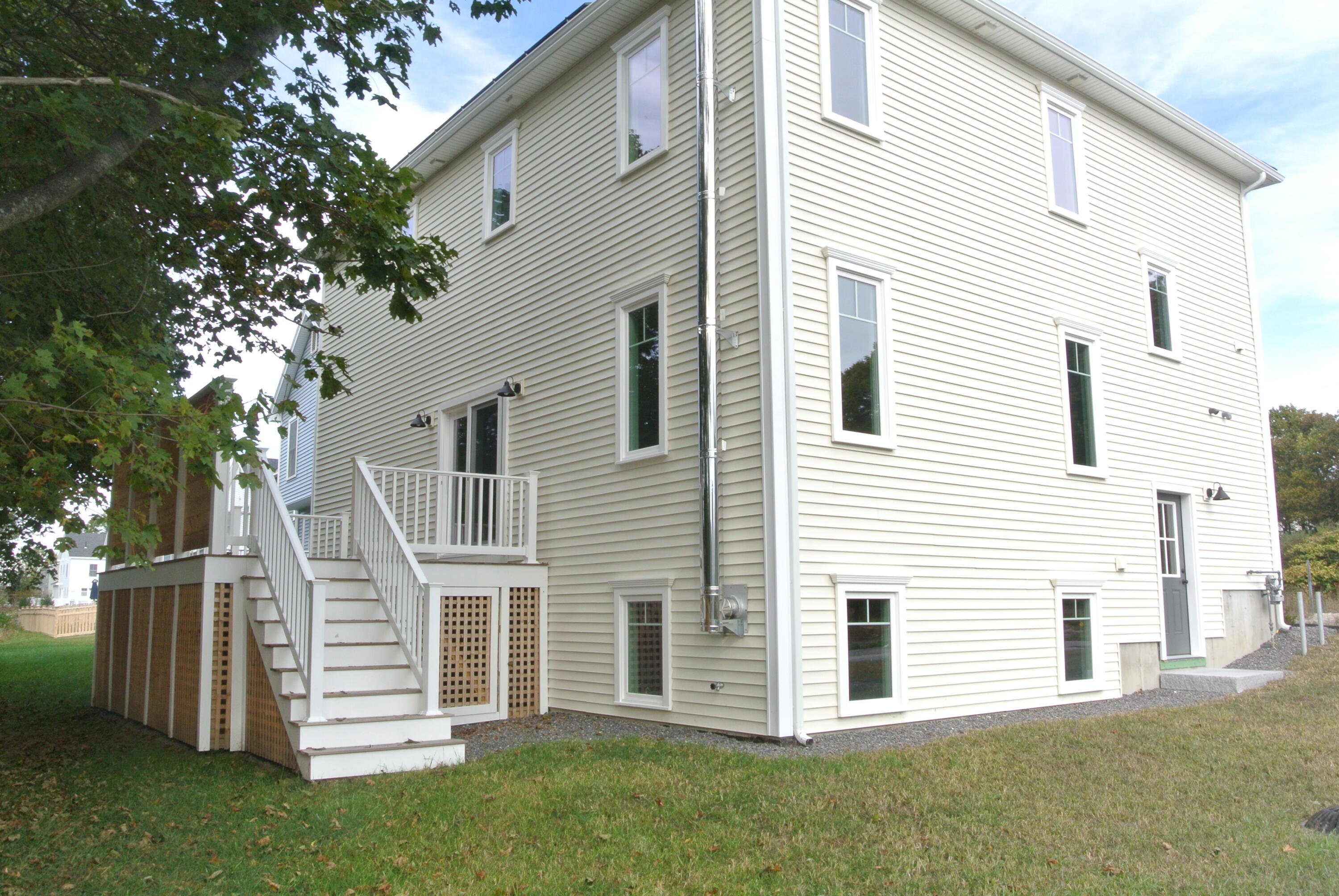 South Portland, Maine, 04106, United States, 3 Bedrooms Bedrooms, ,4 BathroomsBathrooms,Residential,For Sale,1966716