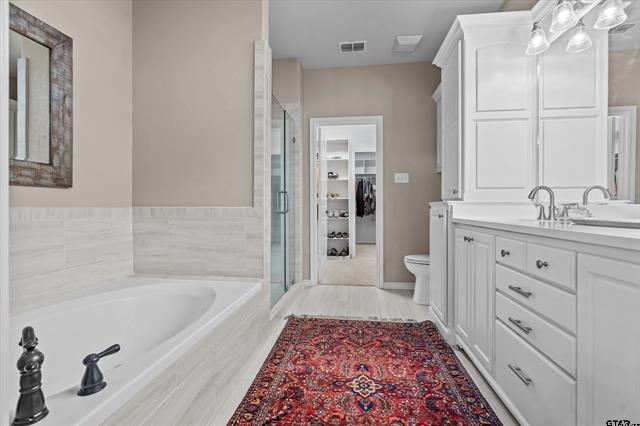 Lindale, Texas, 75771, United States, 3 Bedrooms Bedrooms, ,2 BathroomsBathrooms,Residential,For Sale,2019354