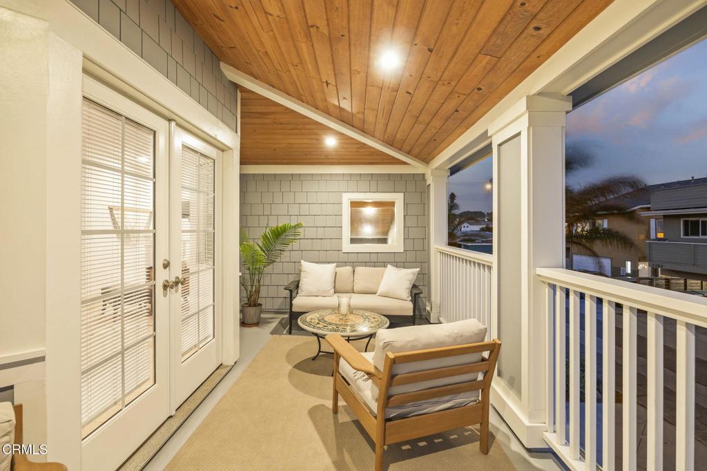 Ventura, California, 93001, United States, 4 Bedrooms Bedrooms, ,4 BathroomsBathrooms,Residential,For Sale,1975034