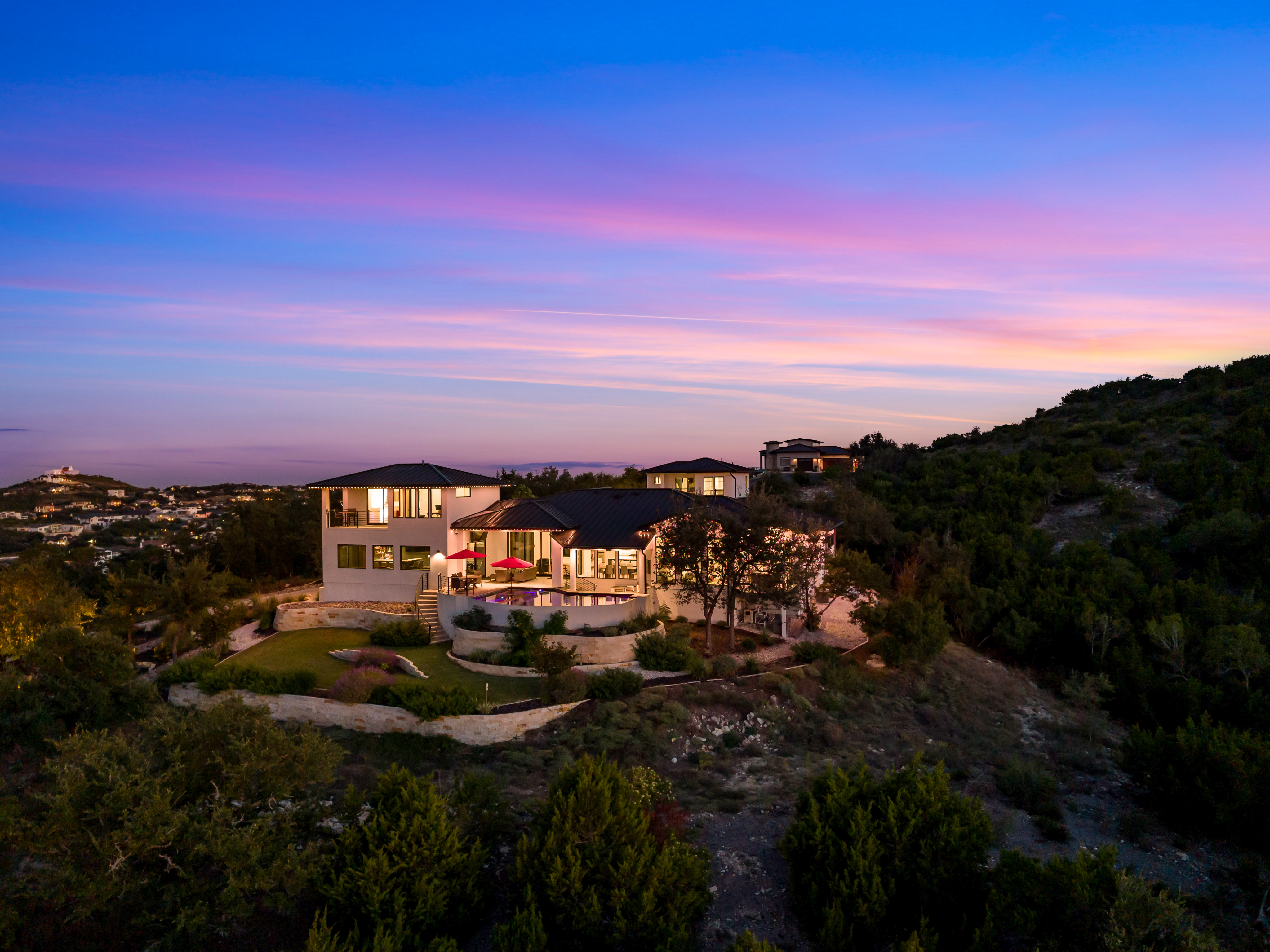  Panoramic Views and Luxury Living - 物件實景