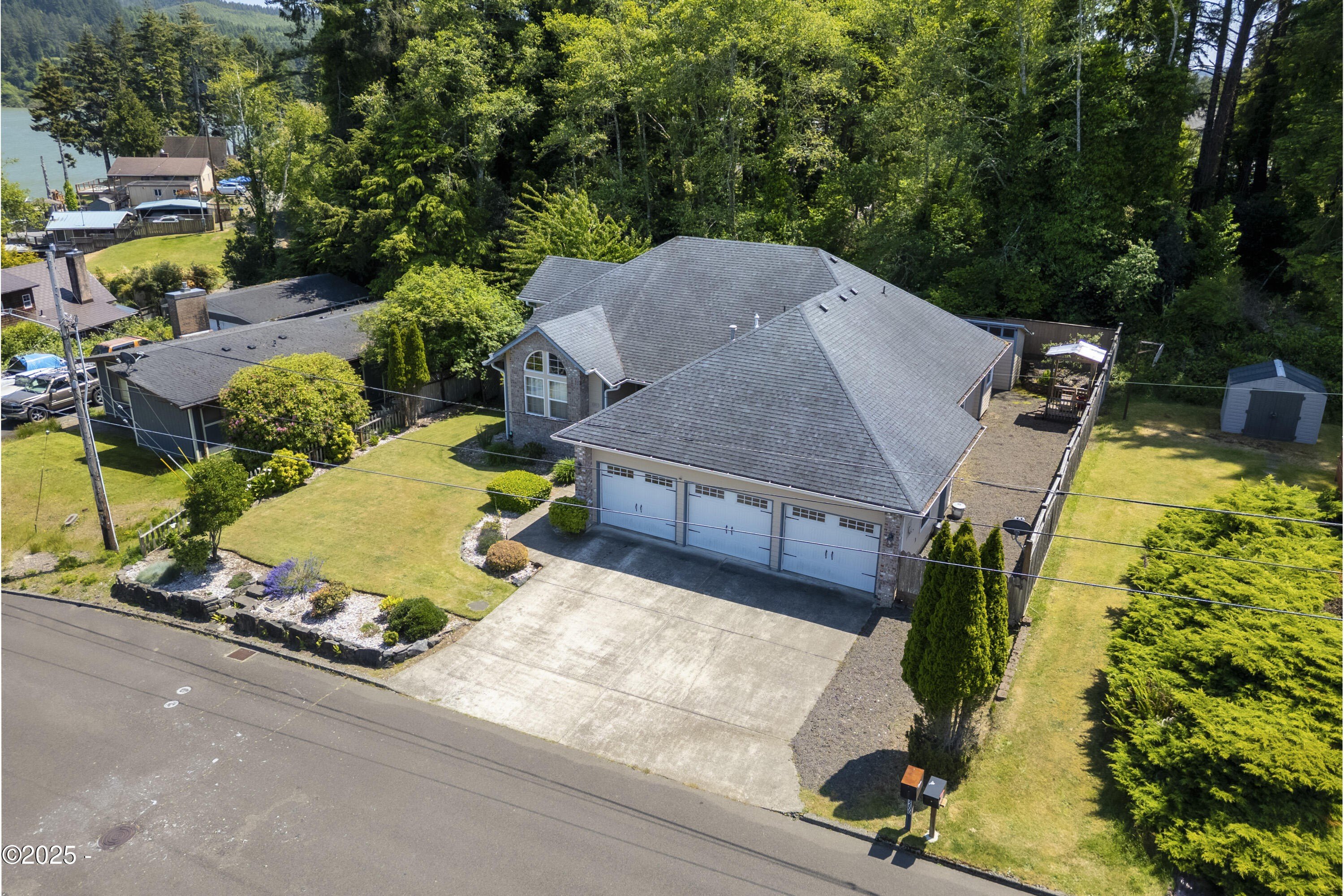Lincoln City, Oregon, 97365, United States, 2 Bedrooms Bedrooms, ,2 BathroomsBathrooms,Residential,For Sale,1858189