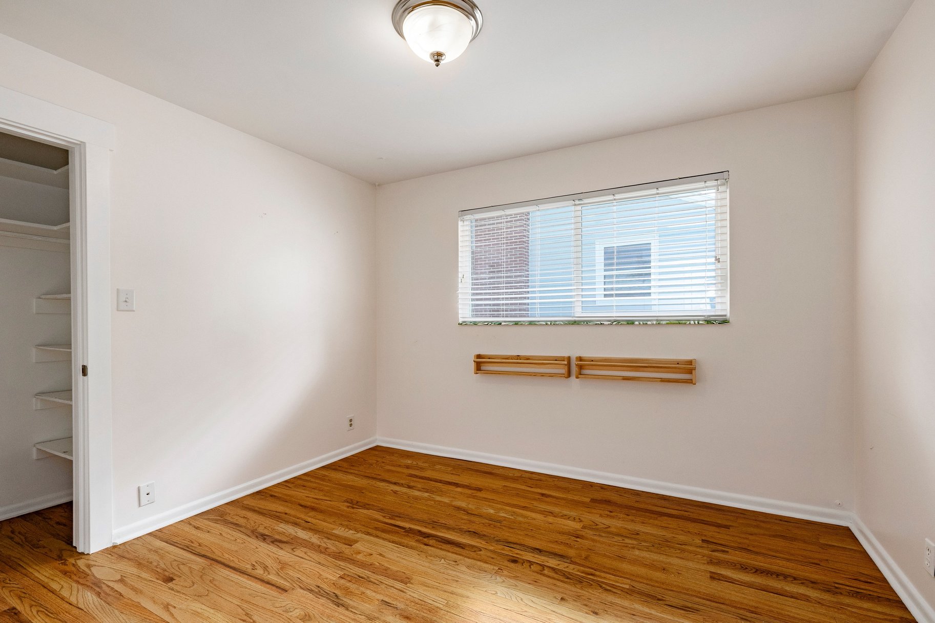  Updated Millcreek Home with Space to Make It Your Own - 物件實景