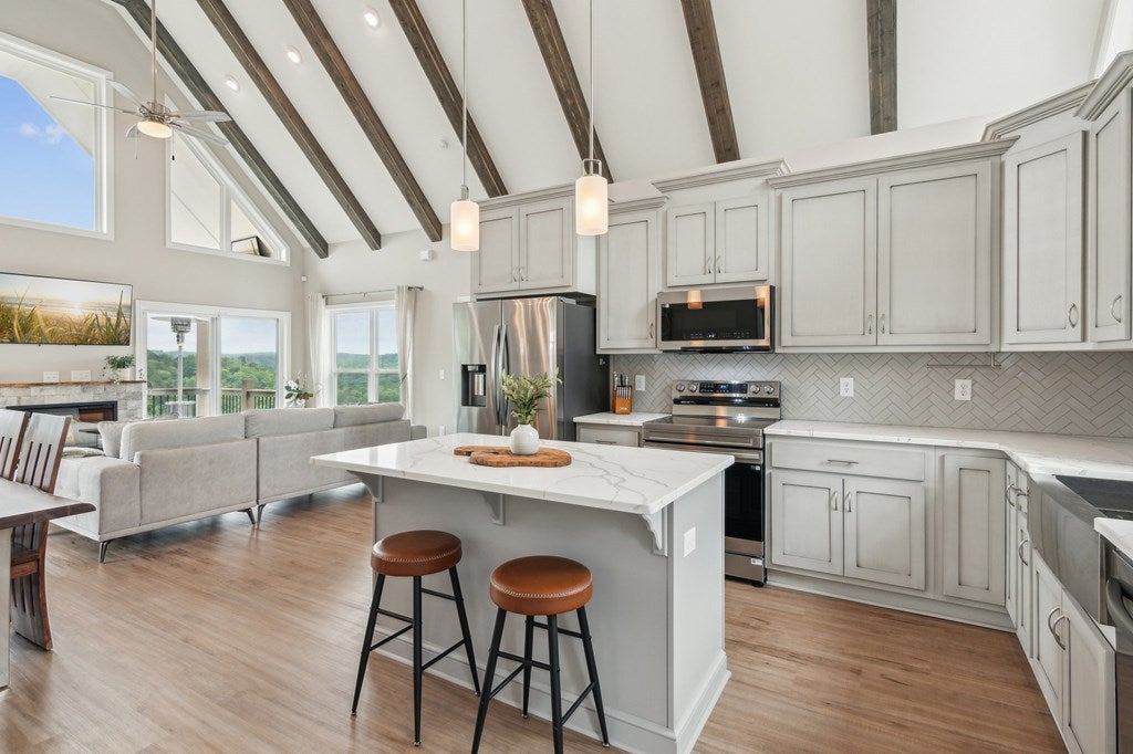 Ellijay, Georgia, 30540, United States, 3 Bedrooms Bedrooms, ,3 BathroomsBathrooms,Residential,For Sale,1859114