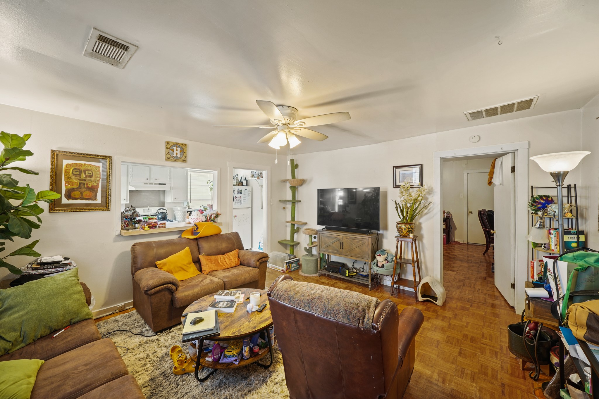 Houston, Texas, 77008, United States, 2 Bedrooms Bedrooms, ,1 BathroomBathrooms,Residential,For Sale,1868340