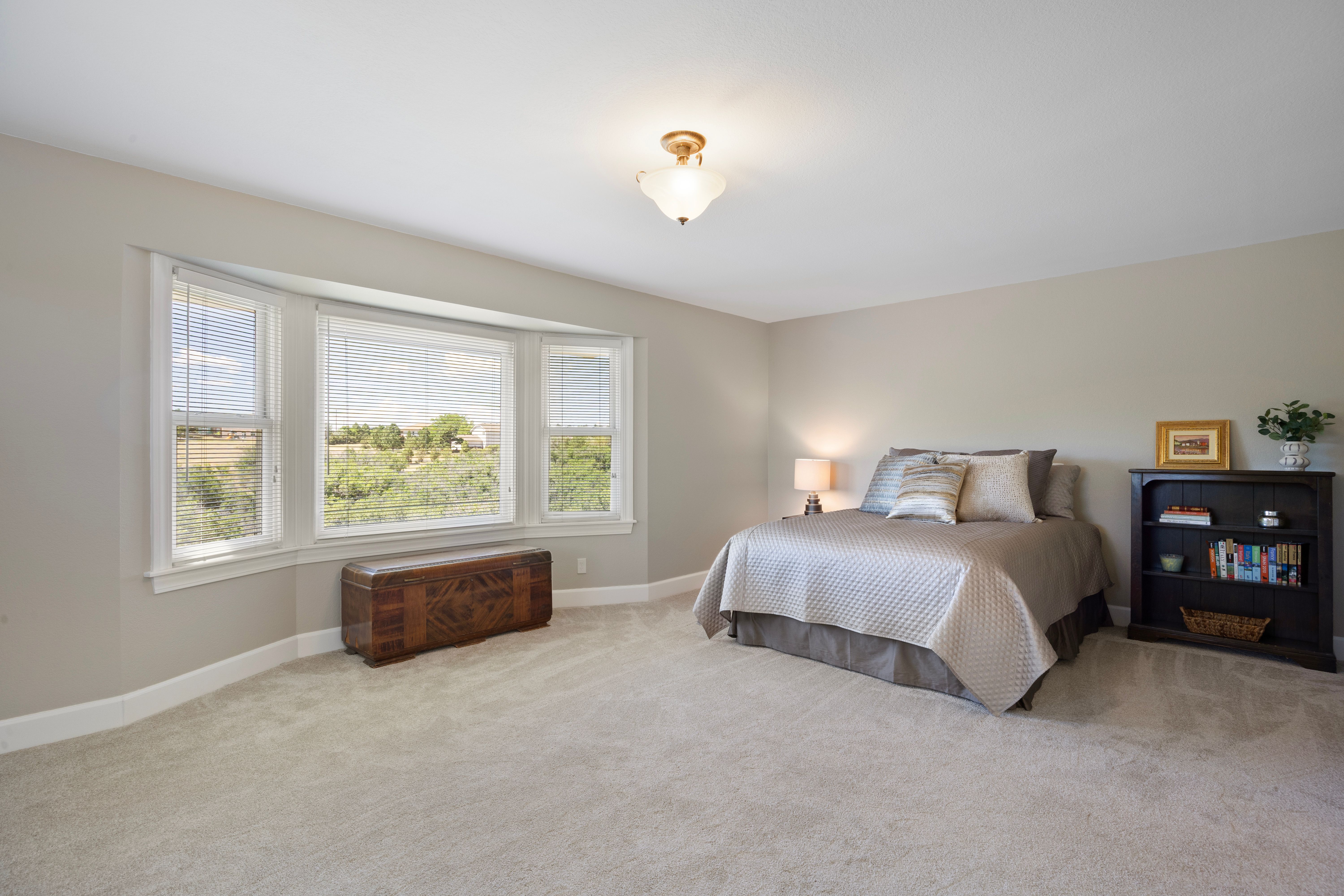  Extensively Renovated 4 Bedroom  4 Bathroom In Highly Desirable Charter Oaks - 物件實景