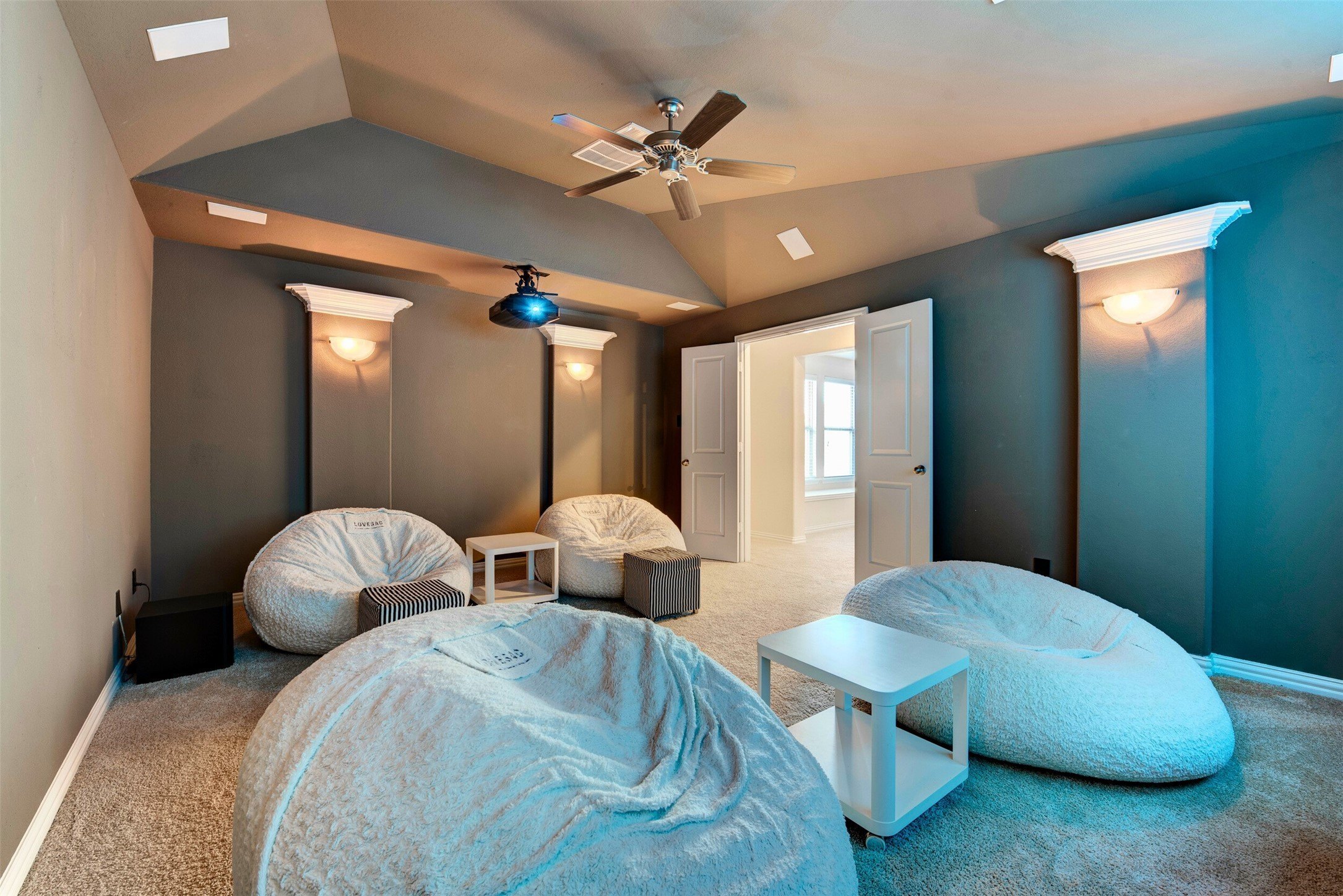 Fulshear, Texas, 77441, United States, 4 Bedrooms Bedrooms, ,4 BathroomsBathrooms,Residential,For Sale,1928205