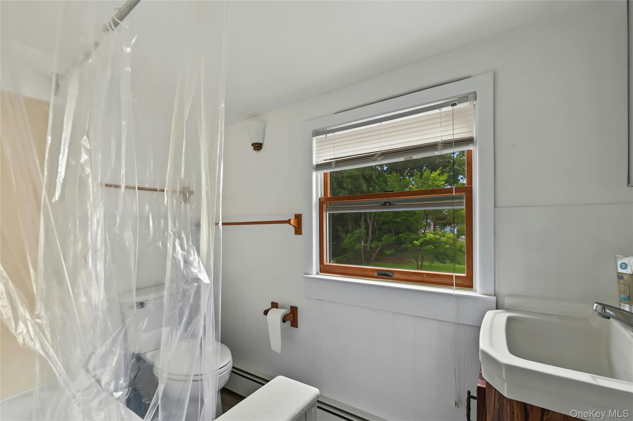  930 Tooker Avenue, West Babylon, NY, 11704 - 物件實景