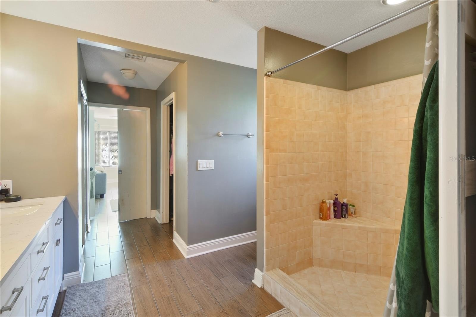 EUSTIS, Florida, 32726, United States, 4 Bedrooms Bedrooms, ,3 BathroomsBathrooms,Residential,For Sale,1978501