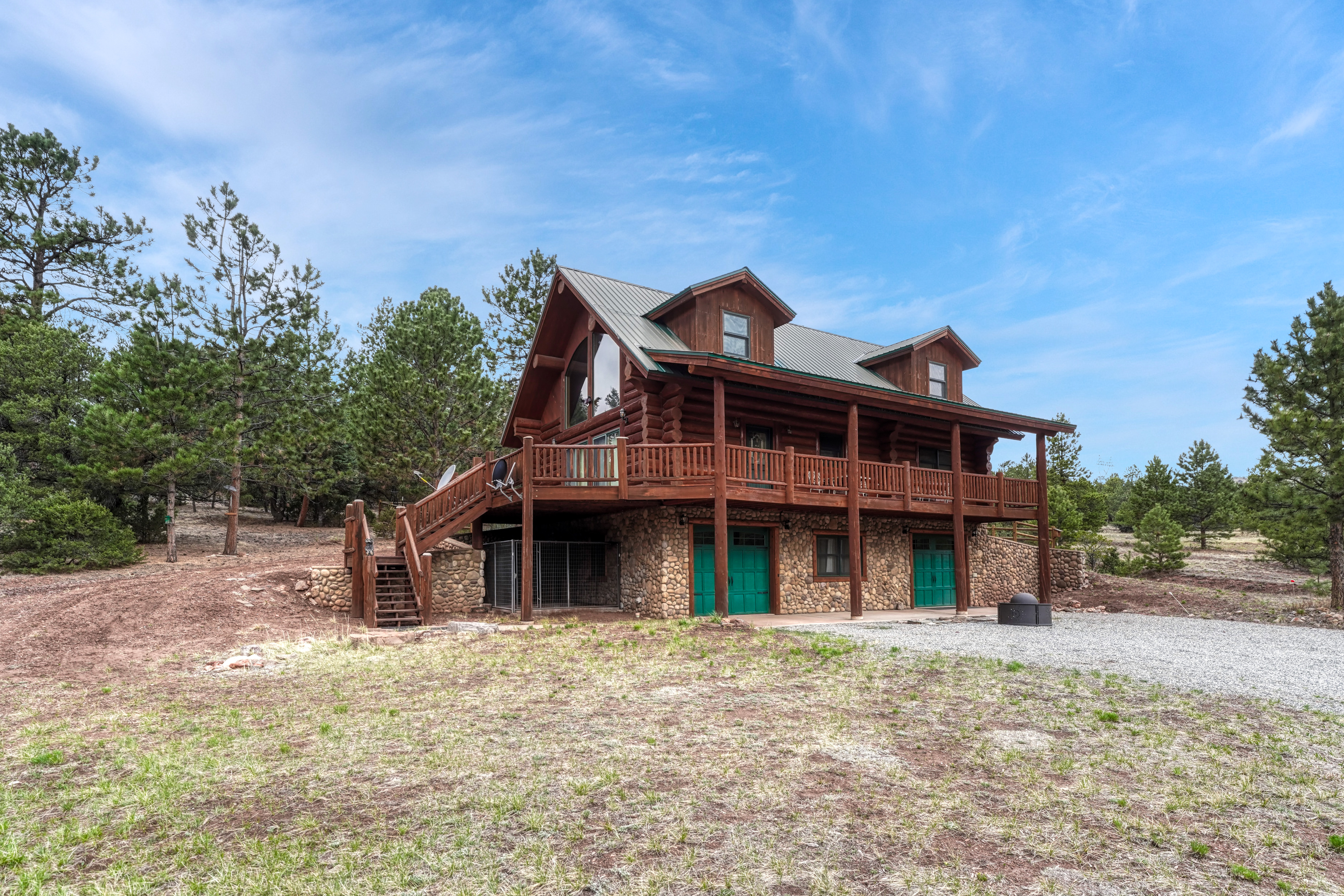  Spectacular 119 acre ranch tucked into a scenic mountain valley - 物件實景