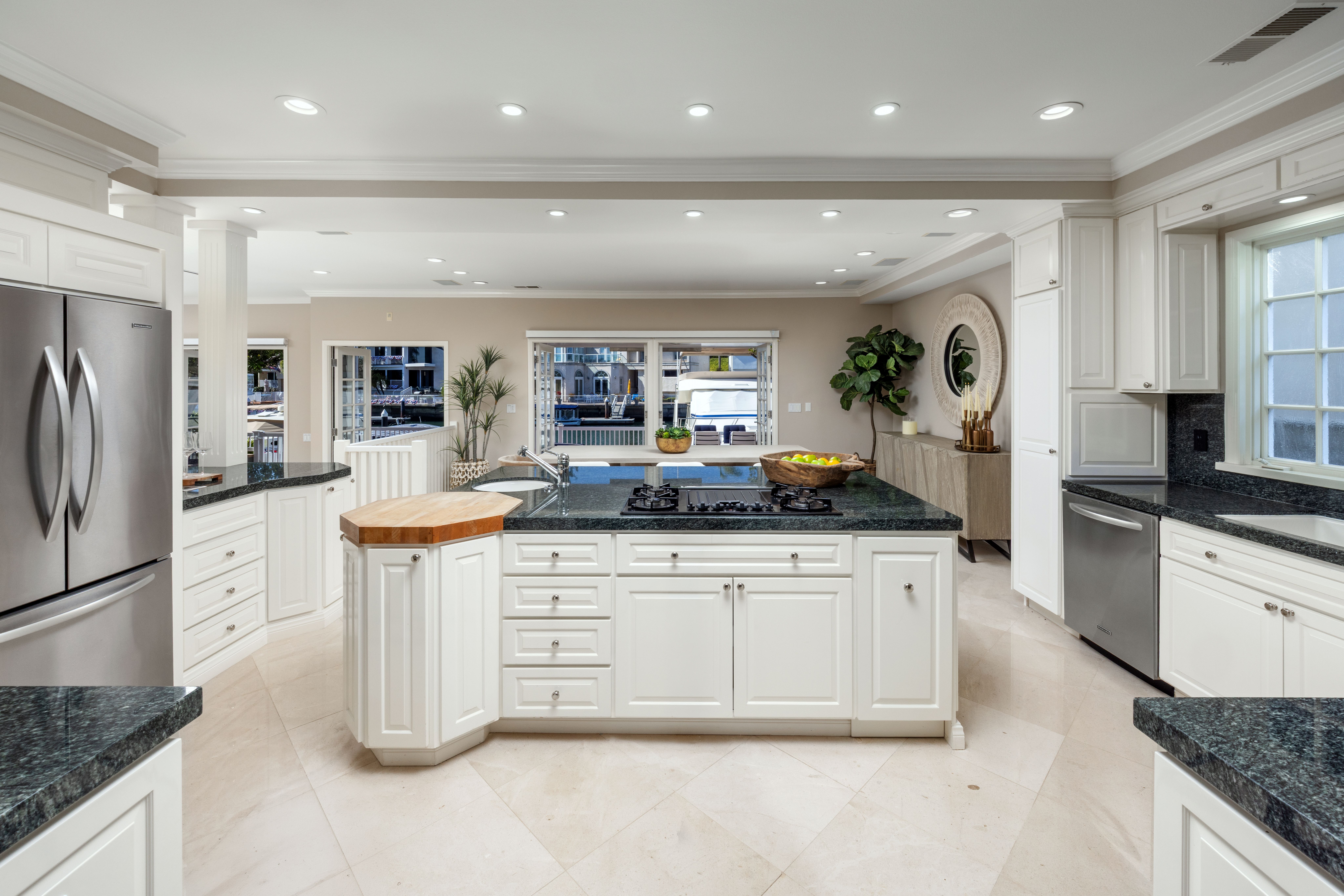  736 Harbor Island Drive, Newport Beach, CA 92660 - 物件實景