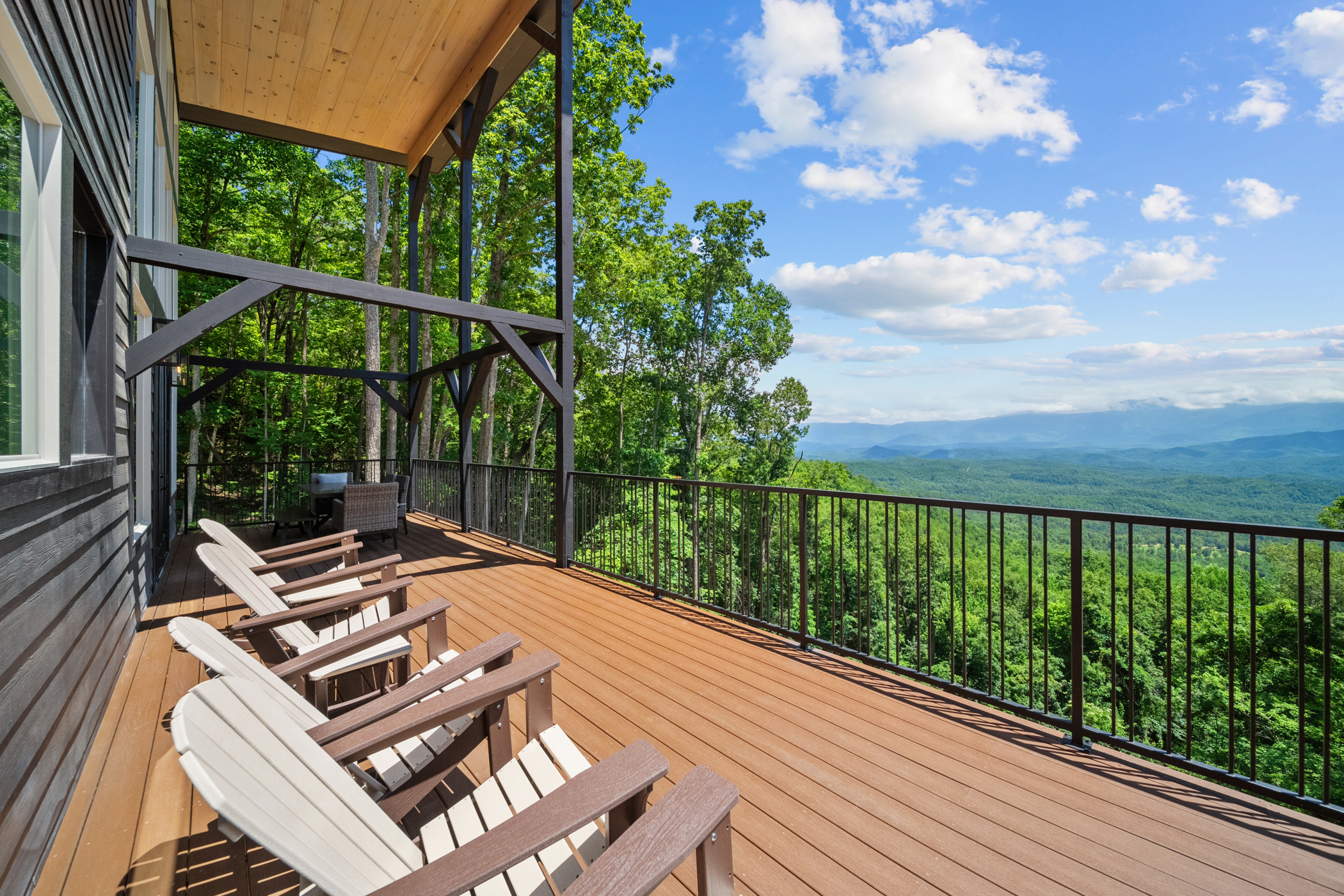 Sevierville, Tennessee, 37862, United States, 5 Bedrooms Bedrooms, ,6 BathroomsBathrooms,Residential,For Sale,1914652