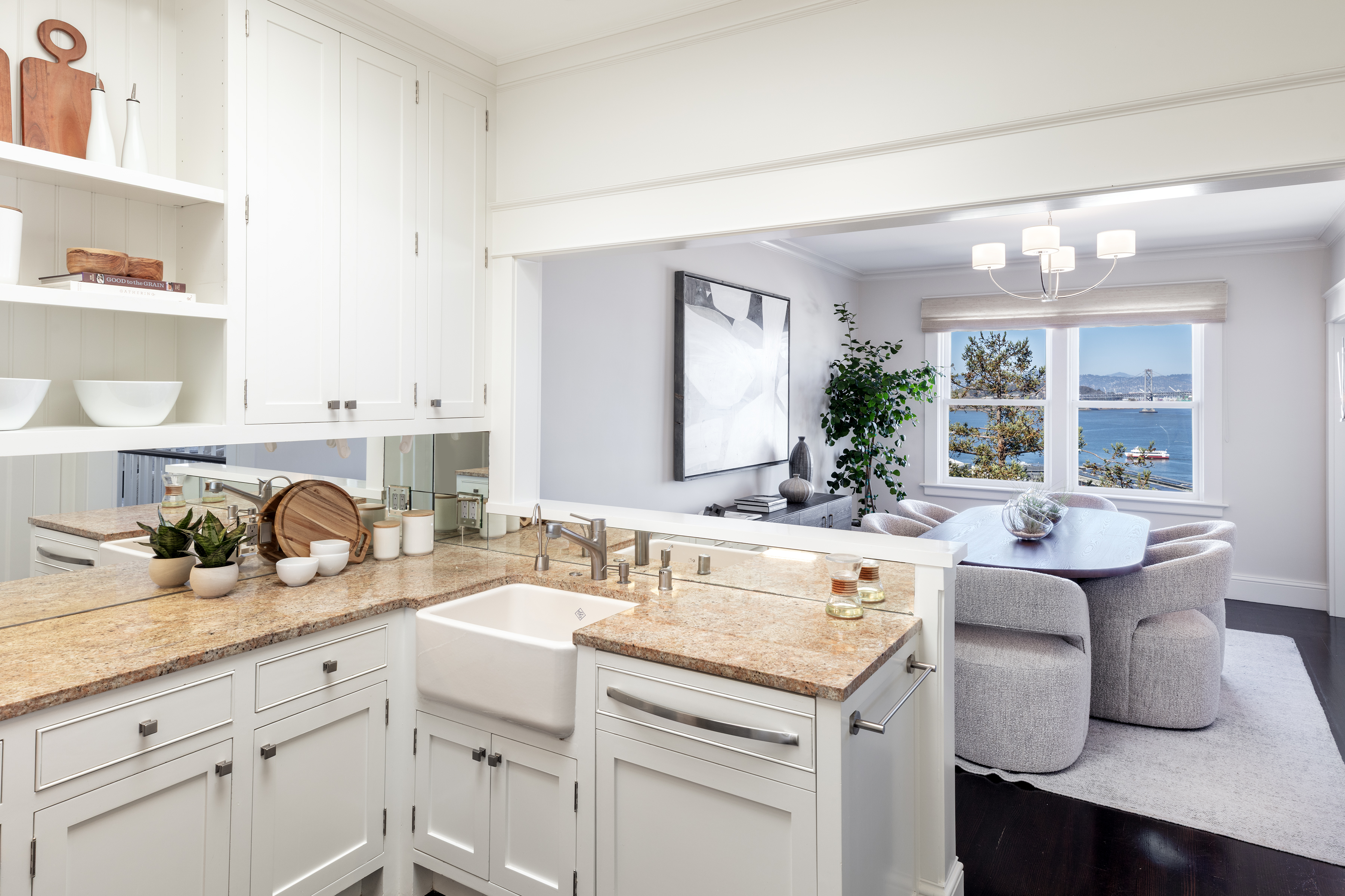  Jewel Box Home with Bridge Bay Views - 物件實景
