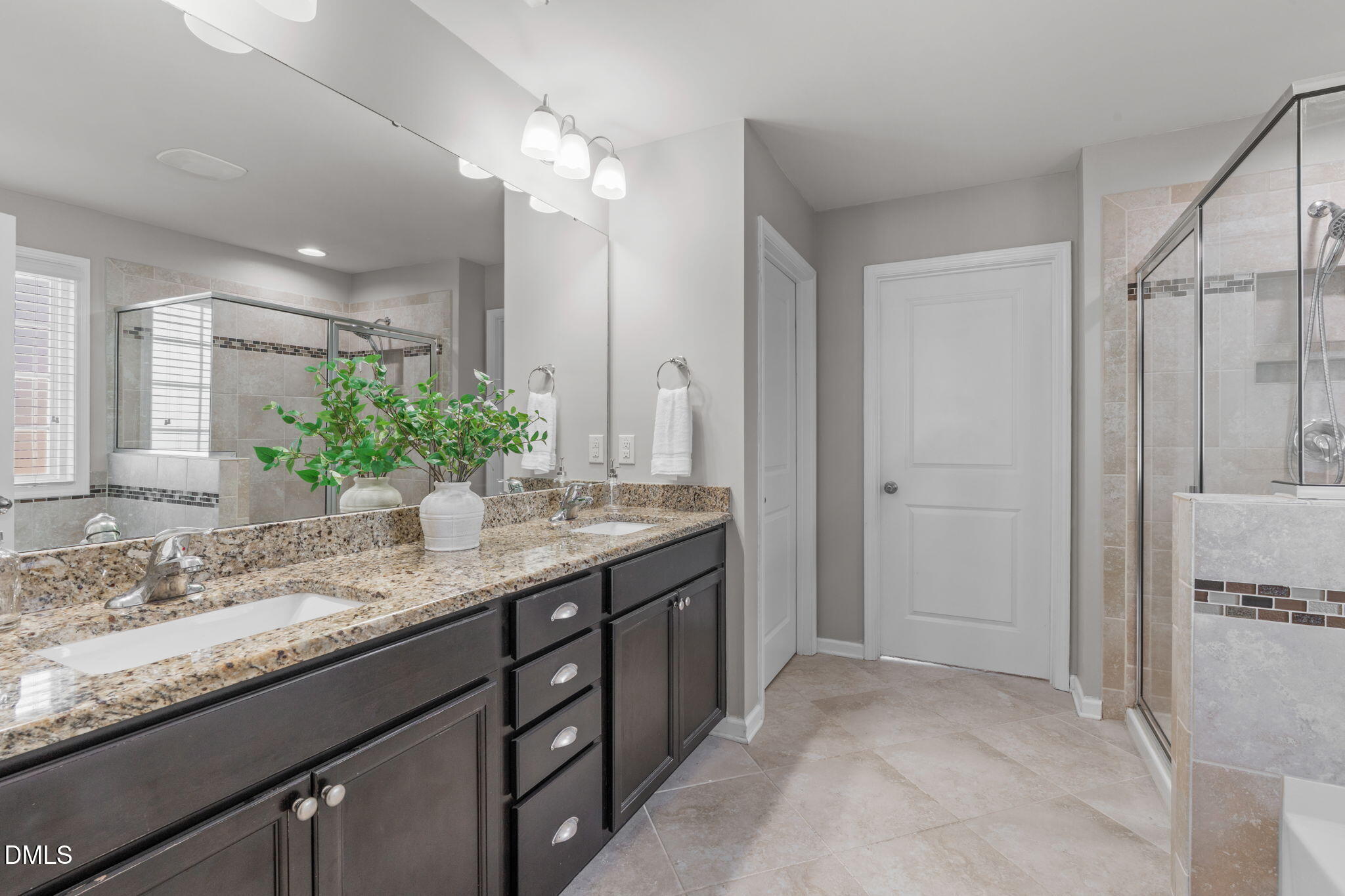 Clayton, North Carolina, 27527, United States, 5 Bedrooms Bedrooms, ,4 BathroomsBathrooms,Residential,For Sale,1969461