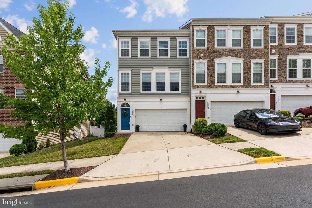 Fredericksburg, Virginia, 22401, United States, 4 Bedrooms Bedrooms, ,4 BathroomsBathrooms,Residential,For Sale,1827439