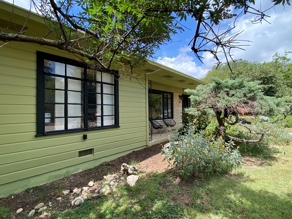 Kerrville, Texas, 78028, United States, 3 Bedrooms Bedrooms, ,2 BathroomsBathrooms,Residential,For Sale,1935754