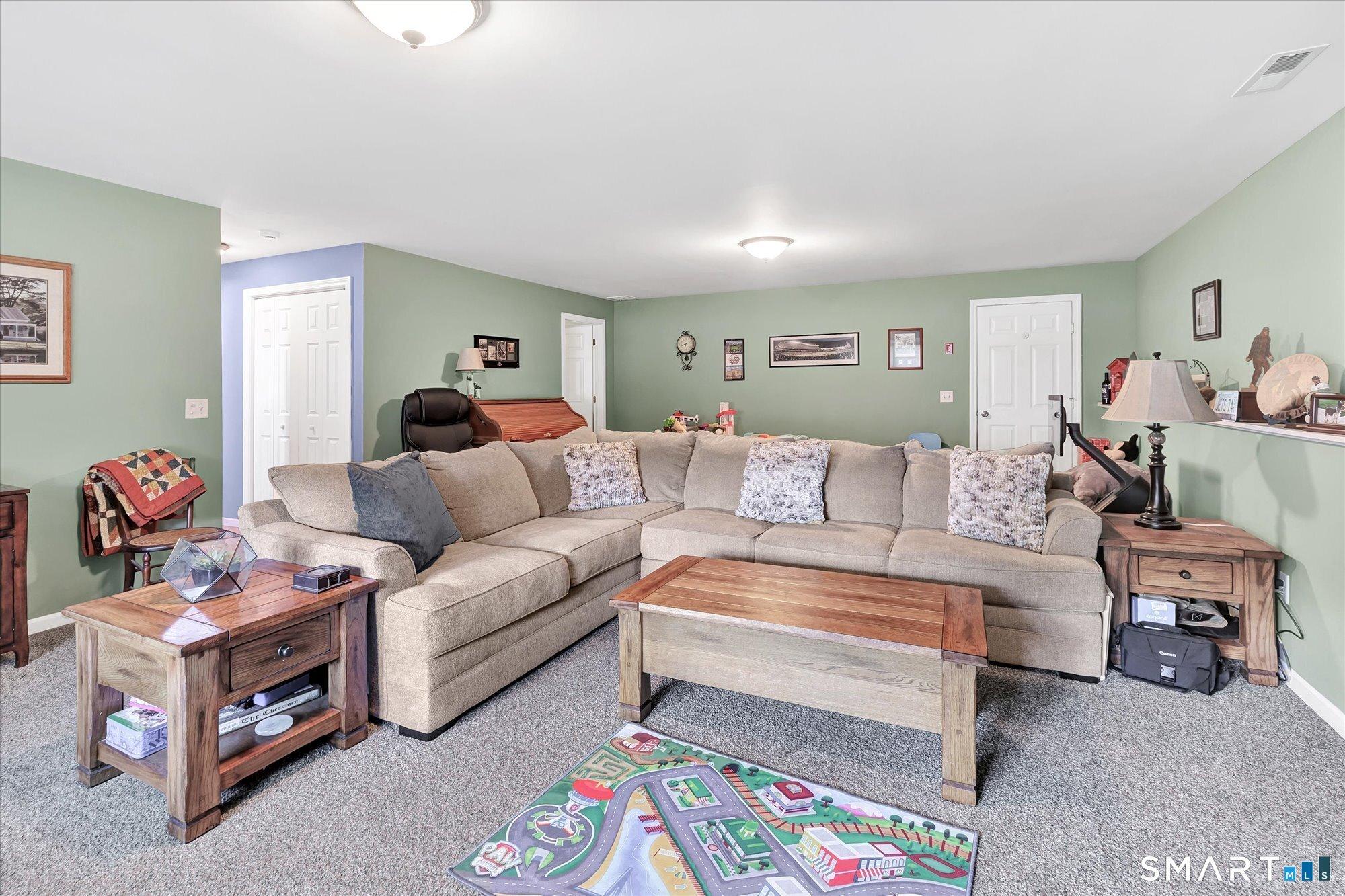 Ansonia, Connecticut, 06401, United States, 4 Bedrooms Bedrooms, ,4 BathroomsBathrooms,Residential,For Sale,2048150