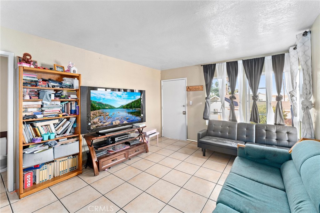 Compton, California, 90220, United States, ,Residential,For Sale,1842717
