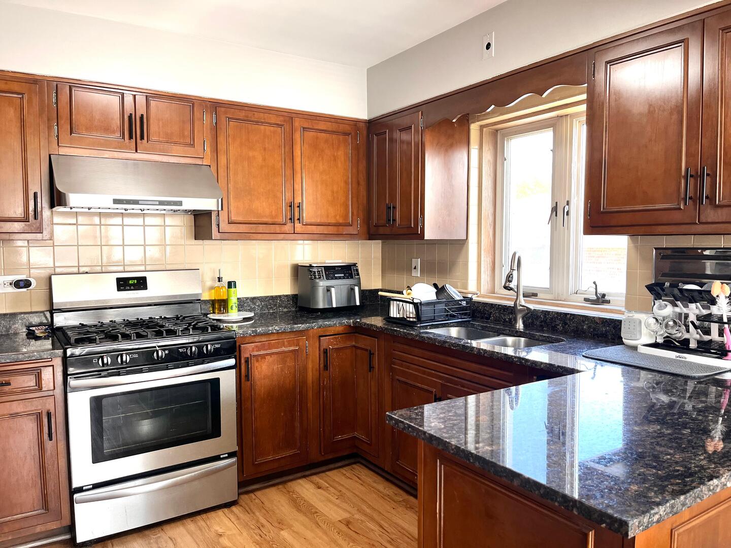 Niles, Illinois, 60714, United States, 5 Bedrooms Bedrooms, ,Residential,For Sale,1990948