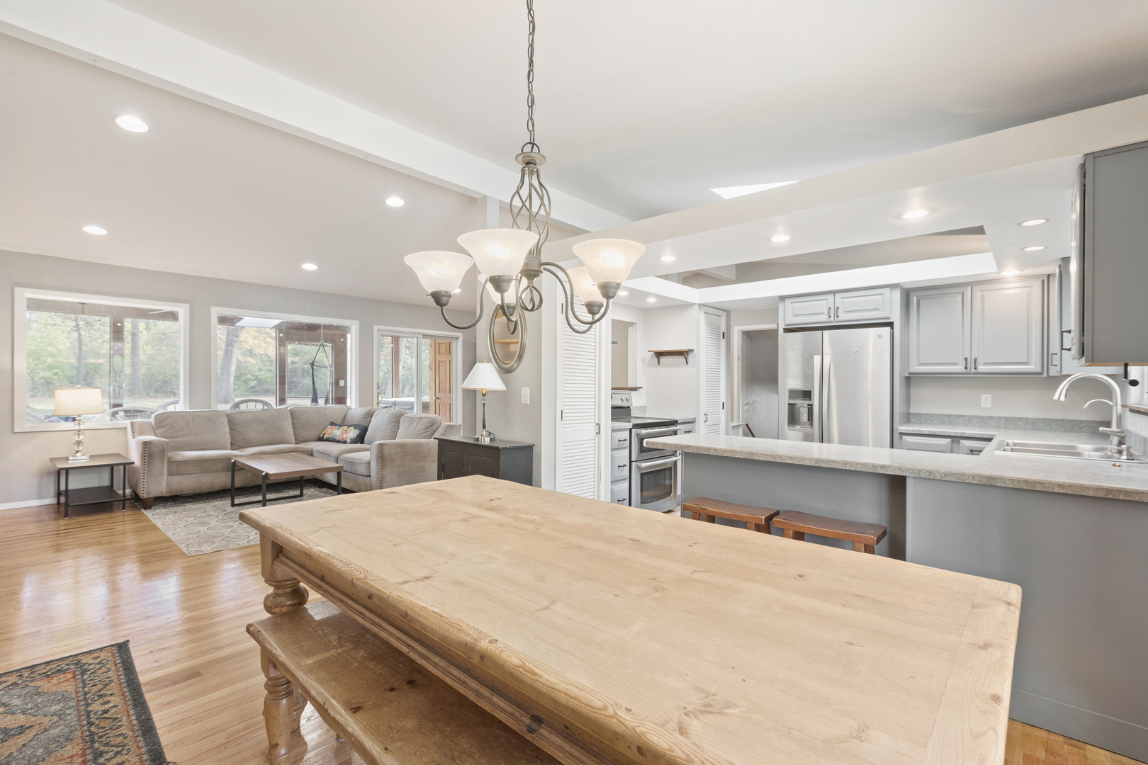 North Barrington, Illinois, 60010, United States, 4 Bedrooms Bedrooms, ,3 BathroomsBathrooms,Residential,For Sale,1991124