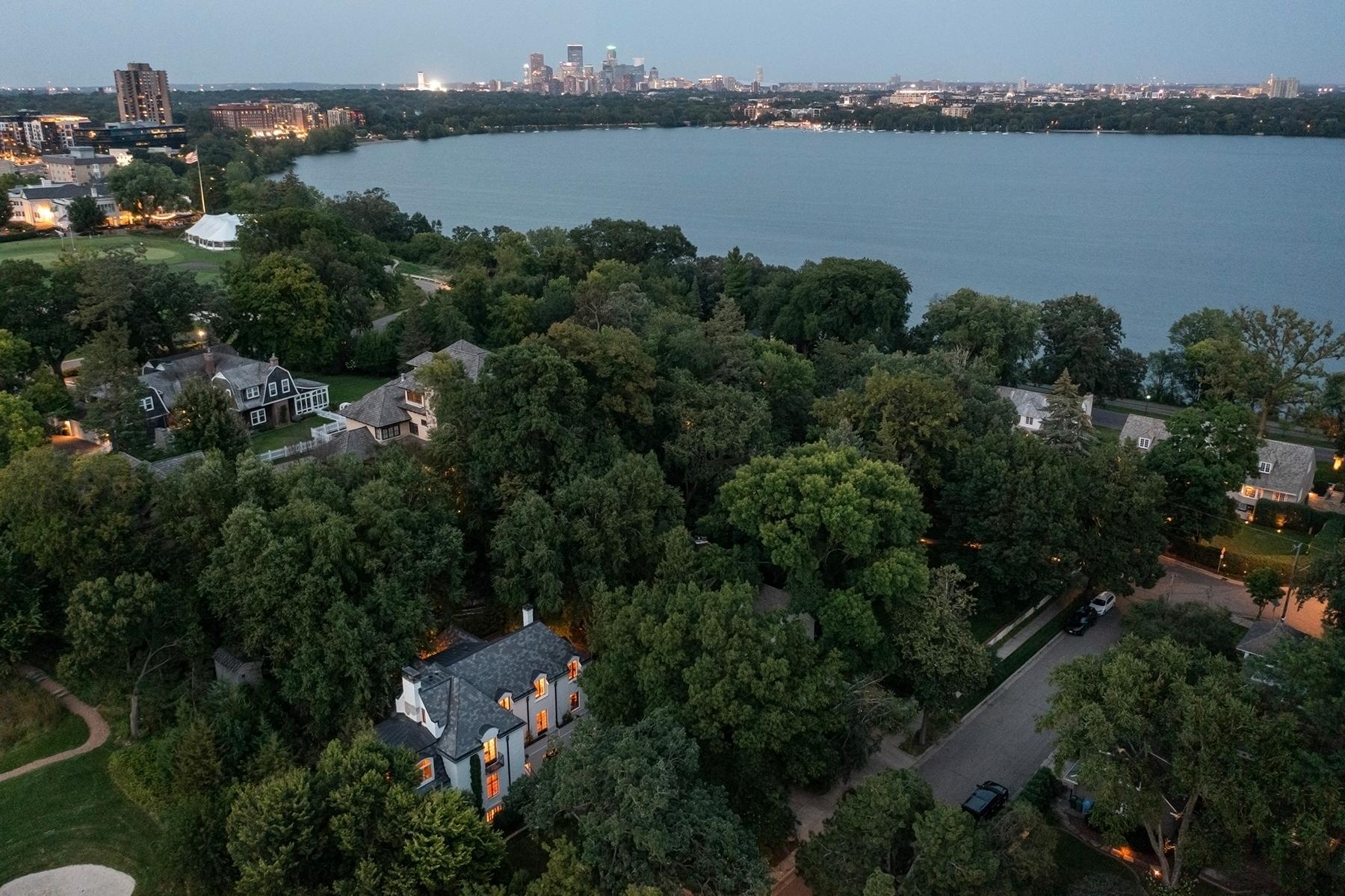 Minneapolis, Minnesota, 55416, United States, 4 Bedrooms Bedrooms, ,4 BathroomsBathrooms,Residential,For Sale,1901324