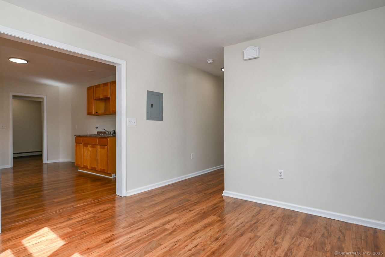 Wallingford, Connecticut, 06492, United States, 6 Bedrooms Bedrooms, ,4 BathroomsBathrooms,Residential,For Sale,1989730