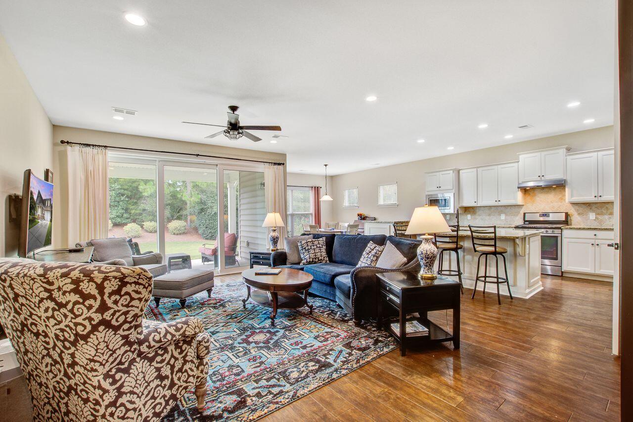 Summerville, South Carolina, 29483, United States, 3 Bedrooms Bedrooms, ,3 BathroomsBathrooms,Residential,For Sale,1907544