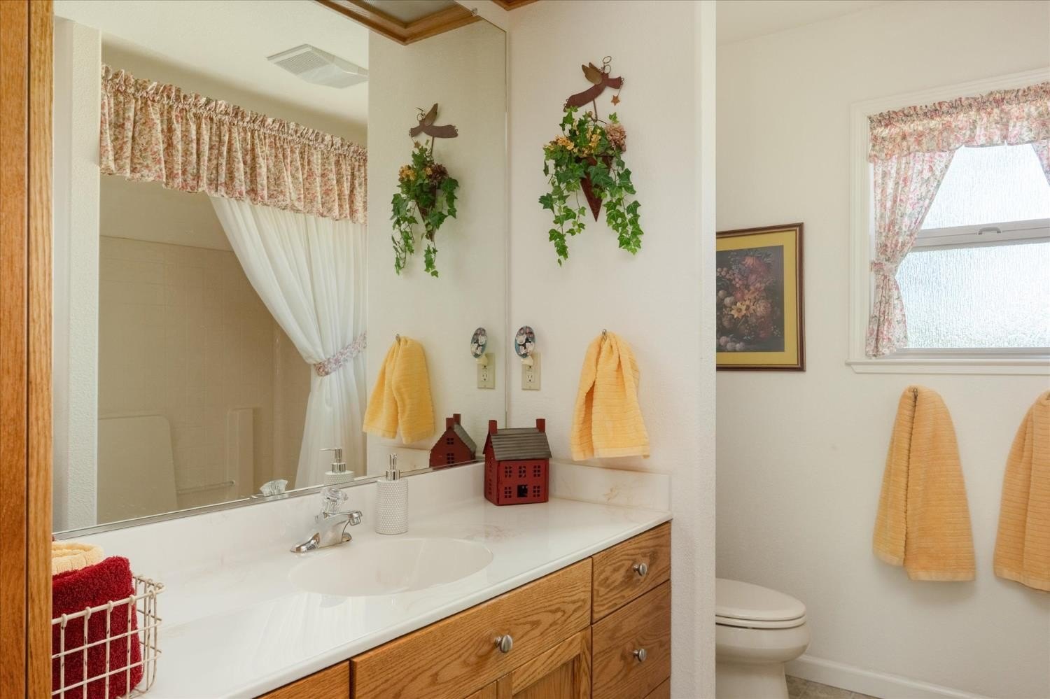 Angels Camp, California, 95222, United States, 4 Bedrooms Bedrooms, ,2 BathroomsBathrooms,Residential,For Sale,1980350