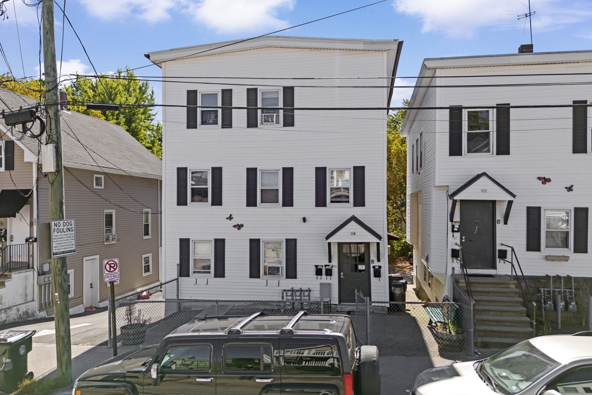 Manchester, New Hampshire, 03103, United States, ,3 BathroomsBathrooms,Residential,For Sale,1979681