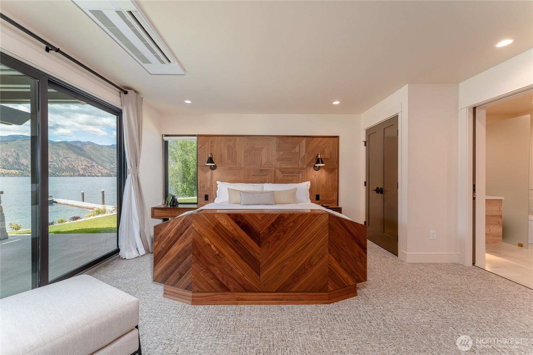Manson, Washington, 98831, United States, 1 Bedroom Bedrooms, ,2 BathroomsBathrooms,Residential,For Sale,1847546