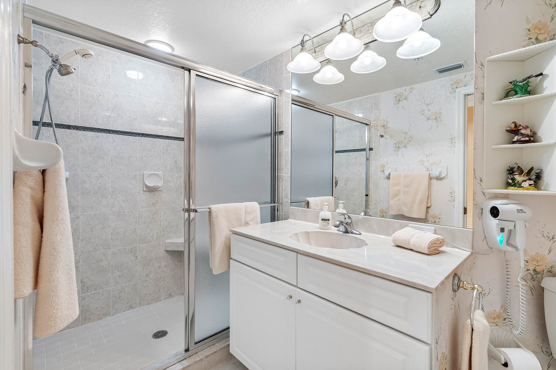  TIDES BEACH CLUB CONDO - 物件實景