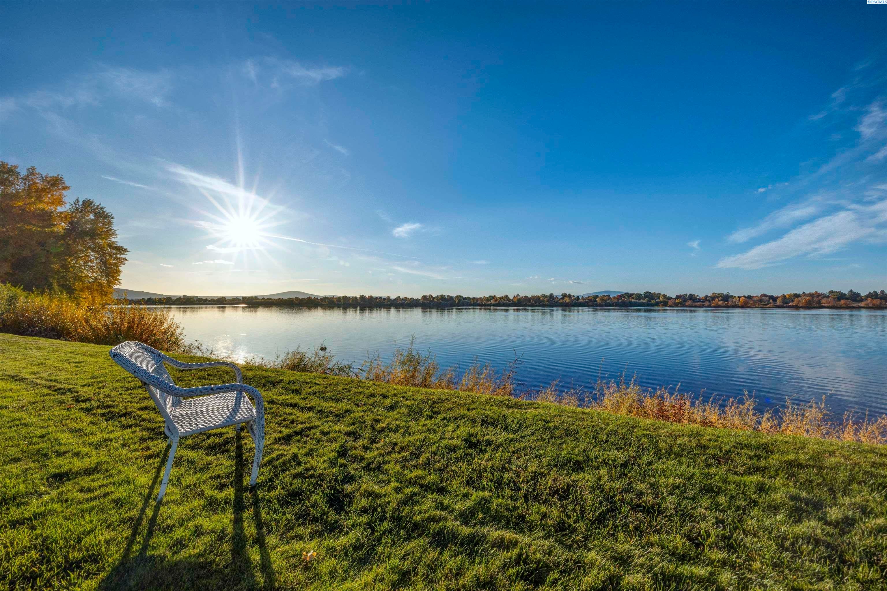 Pasco, Washington, 99301, United States, 4 Bedrooms Bedrooms, ,4 BathroomsBathrooms,Residential,For Sale,1974870