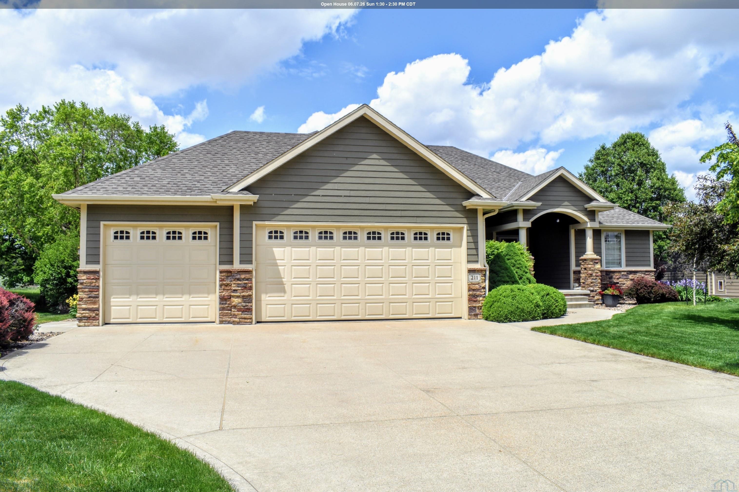 Dakota Dunes, South Dakota, 57049, United States, 4 Bedrooms Bedrooms, ,3 BathroomsBathrooms,Residential,For Sale,2048659