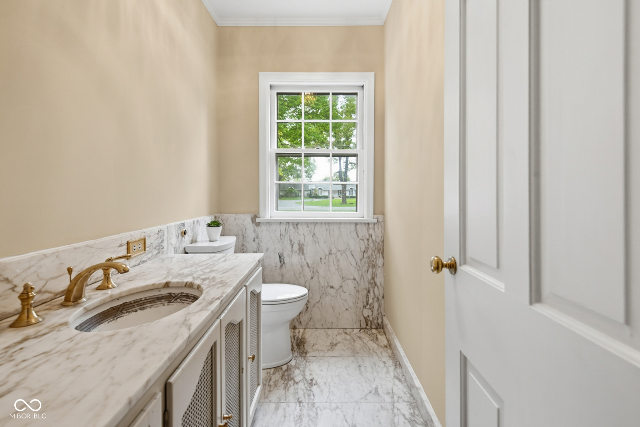 Columbus, Indiana, 47201, United States, 4 Bedrooms Bedrooms, ,3 BathroomsBathrooms,Residential,For Sale,1979631