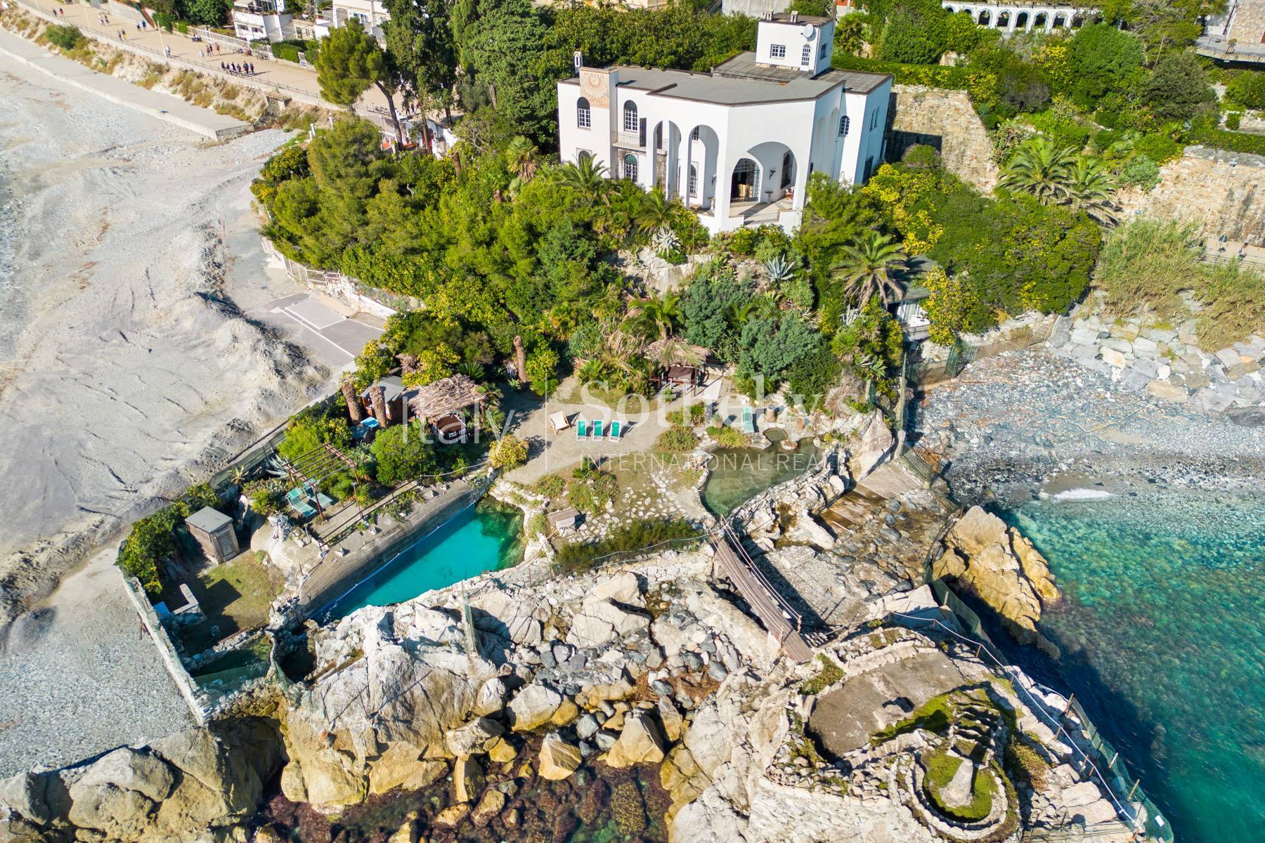  Elegant villa with private bay in Varazze - 物件實景