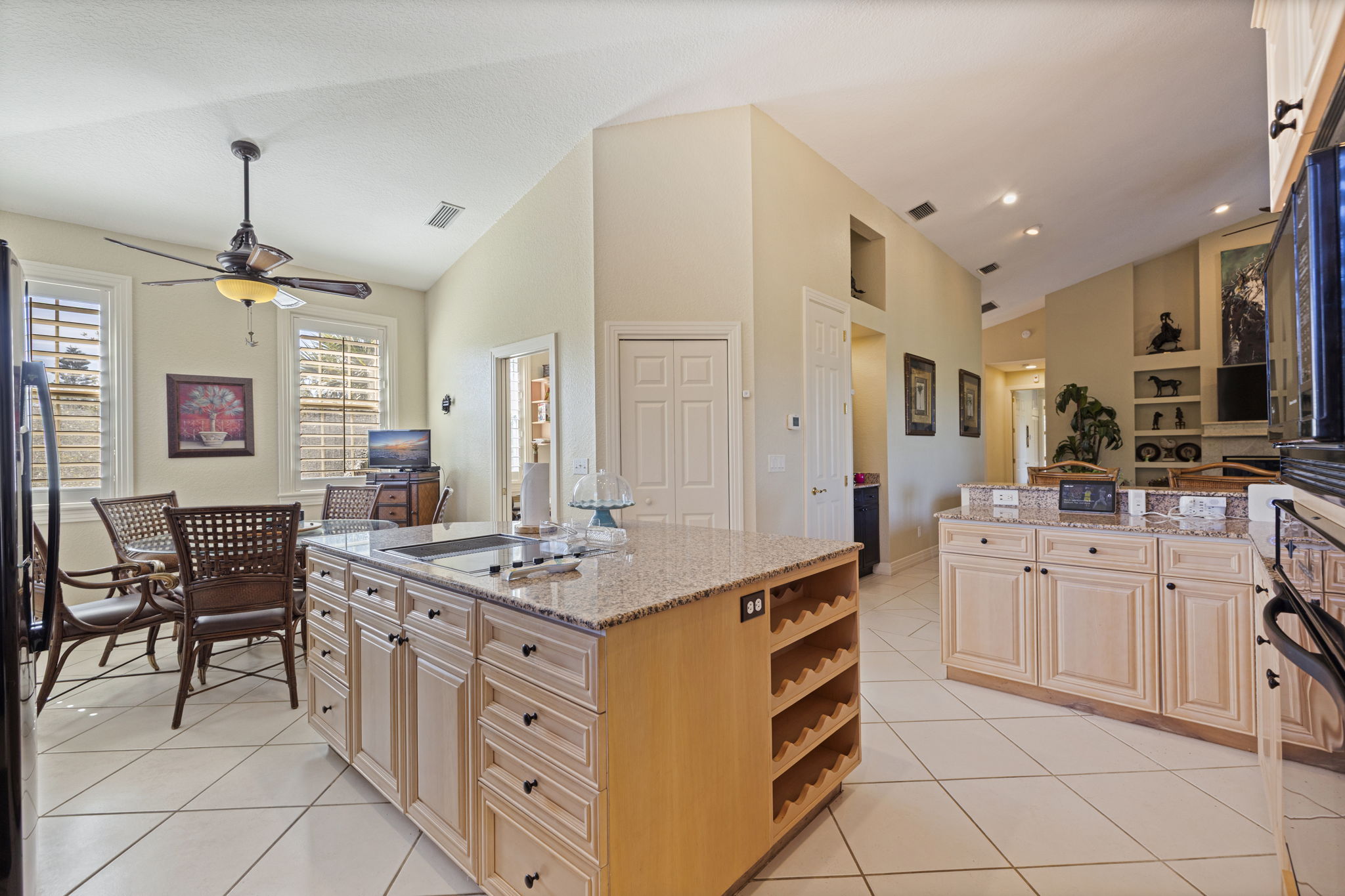 Tierra Verde, Florida, 33715, United States, 4 Bedrooms Bedrooms, ,5 BathroomsBathrooms,Residential,For Sale,1990775