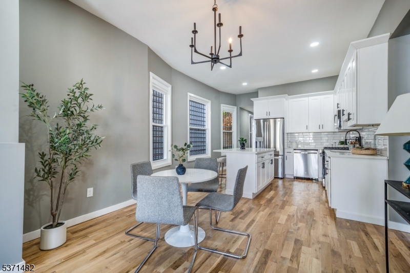 Newark City, New Jersey, 07103, United States, 6 Bedrooms Bedrooms, ,3 BathroomsBathrooms,Residential,For Sale,2002915