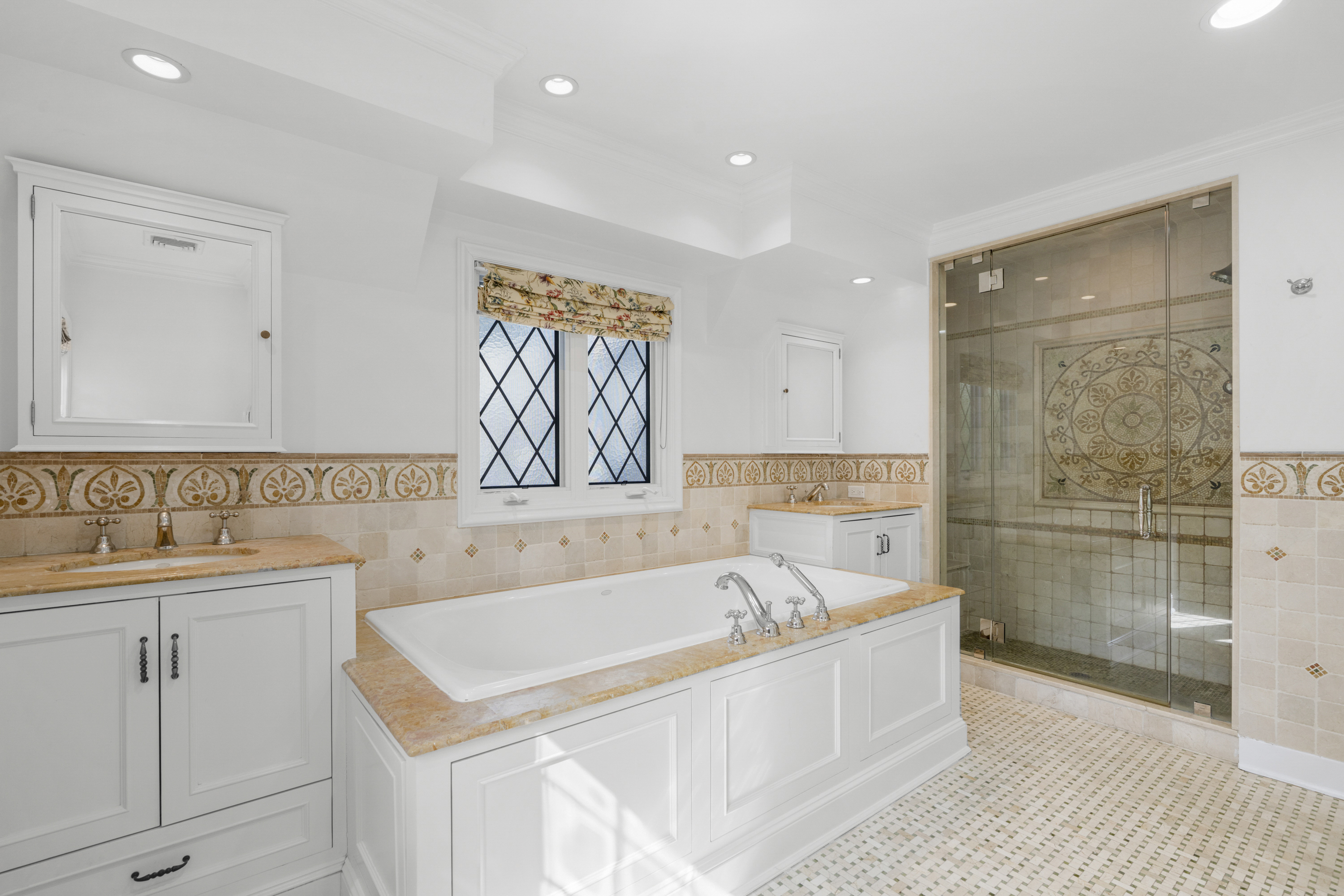  Sophisticated Larchmont Tudor - 物件實景