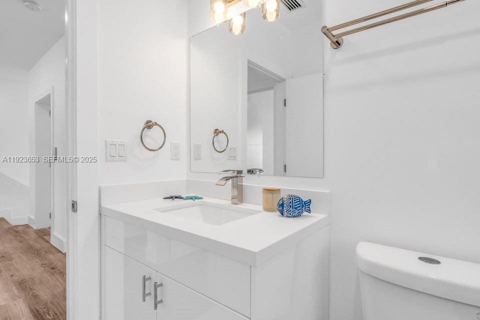 Key Largo, Florida, 33037, United States, 5 Bedrooms Bedrooms, ,3 BathroomsBathrooms,Residential,For Sale,2002061