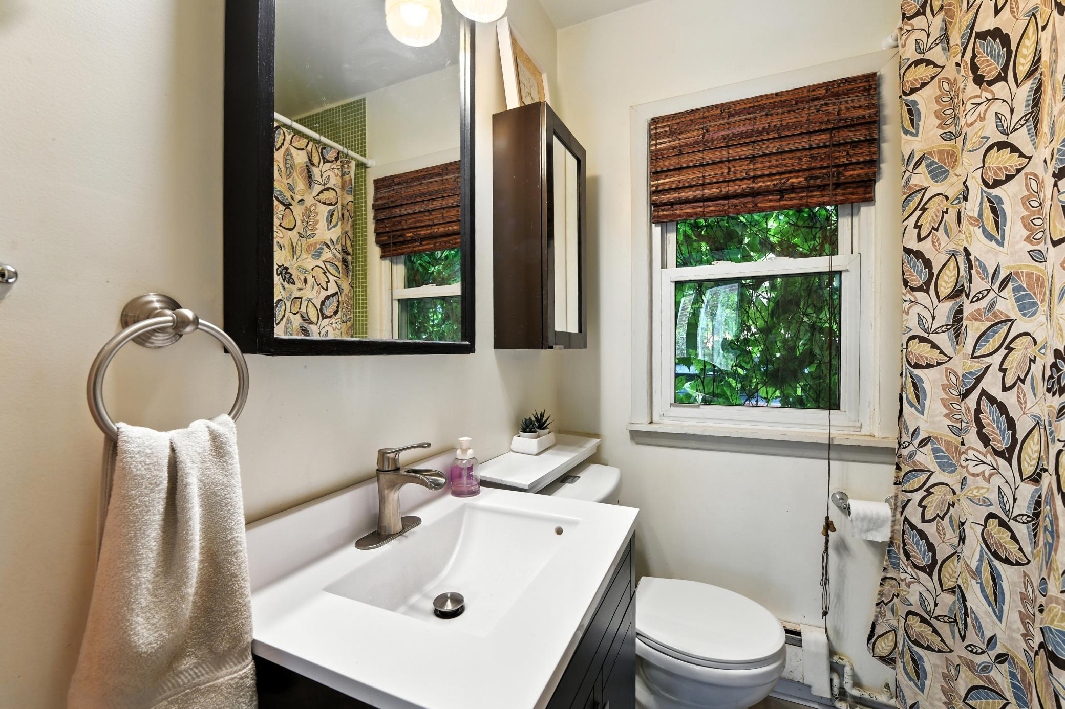 Minneapolis, Minnesota, 55405, United States, 4 Bedrooms Bedrooms, ,1 BathroomBathrooms,Residential,For Sale,1905898