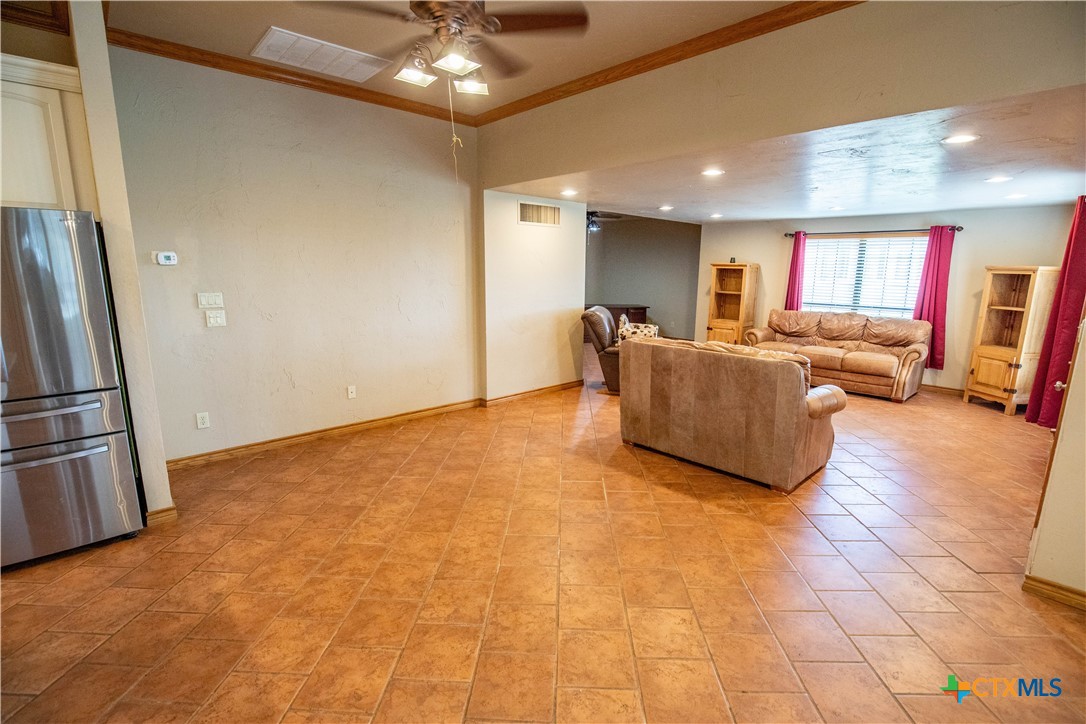 La Vernia, Texas, 78121, United States, 2 Bedrooms Bedrooms, ,3 BathroomsBathrooms,Residential,For Sale,2001735