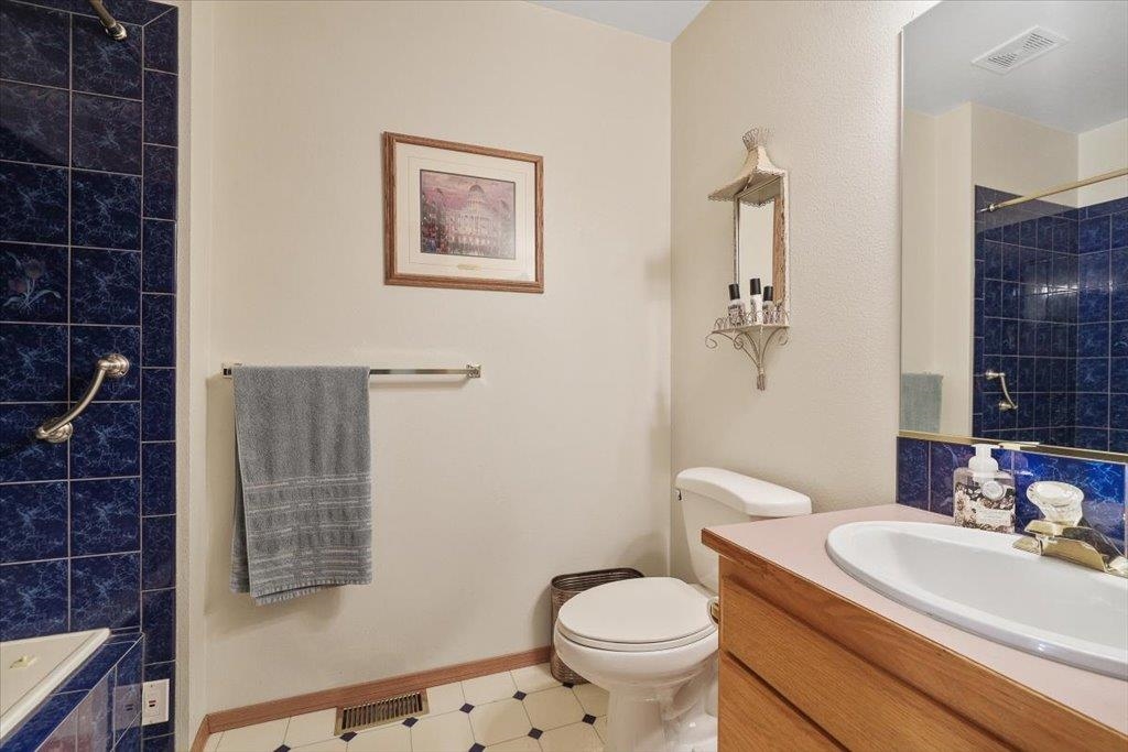 Spokane, Washington, 99223, United States, 5 Bedrooms Bedrooms, ,4 BathroomsBathrooms,Residential,For Sale,1988126