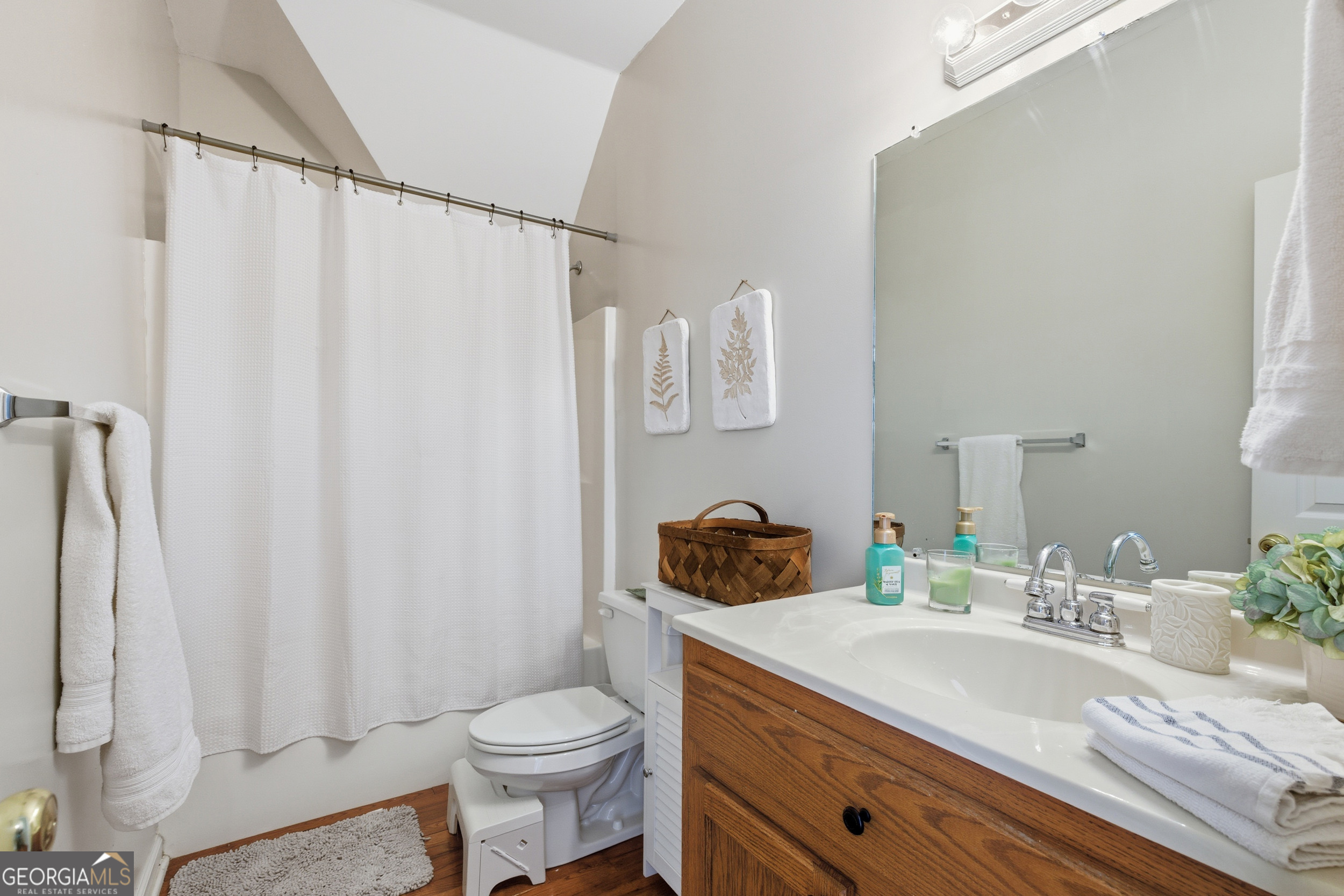 Clarkesville, Georgia, 30523, United States, 4 Bedrooms Bedrooms, ,4 BathroomsBathrooms,Residential,For Sale,1975876