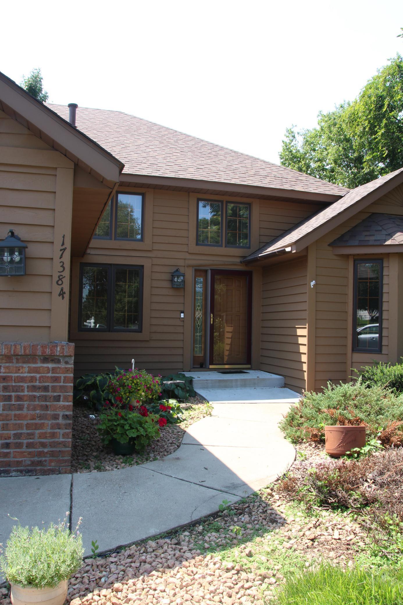 Lakeville, Minnesota, 55044, United States, 3 Bedrooms Bedrooms, ,2 BathroomsBathrooms,Residential,For Sale,1941010