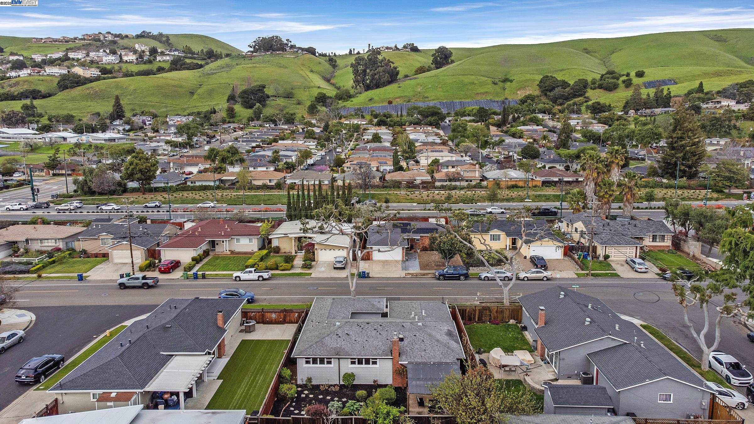 Hayward, California, 94544, United States, 6 Bedrooms Bedrooms, ,2 BathroomsBathrooms,Residential,For Sale,1868213