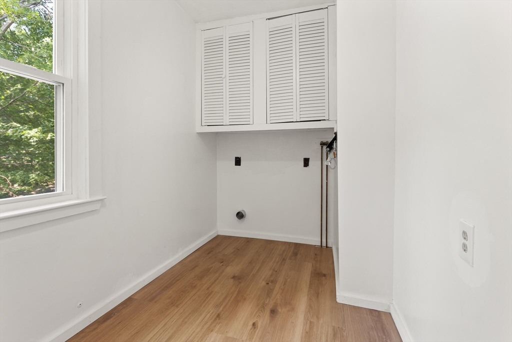 Quincy, Massachusetts, 02169, United States, 3 Bedrooms Bedrooms, ,2 BathroomsBathrooms,Residential,For Sale,1943561