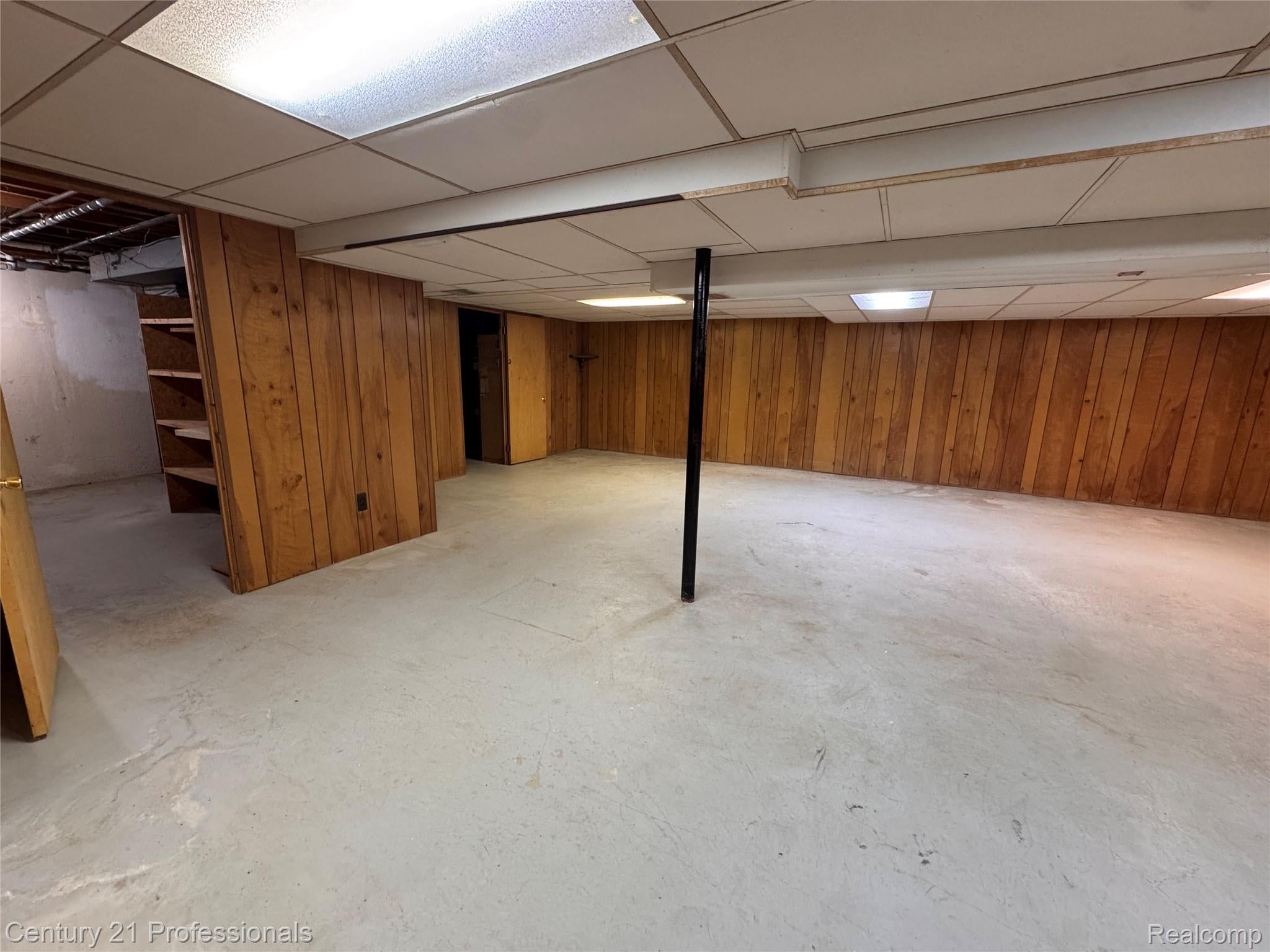 Troy, Michigan, 48085, United States, 4 Bedrooms Bedrooms, ,3 BathroomsBathrooms,Residential,For Sale,2009052