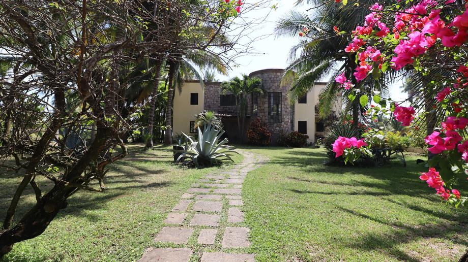 Lázaro Cárdenas, Michoacán, 60982, Mexico, 4 Bedrooms Bedrooms, ,4 BathroomsBathrooms,Residential,For Sale,1728978