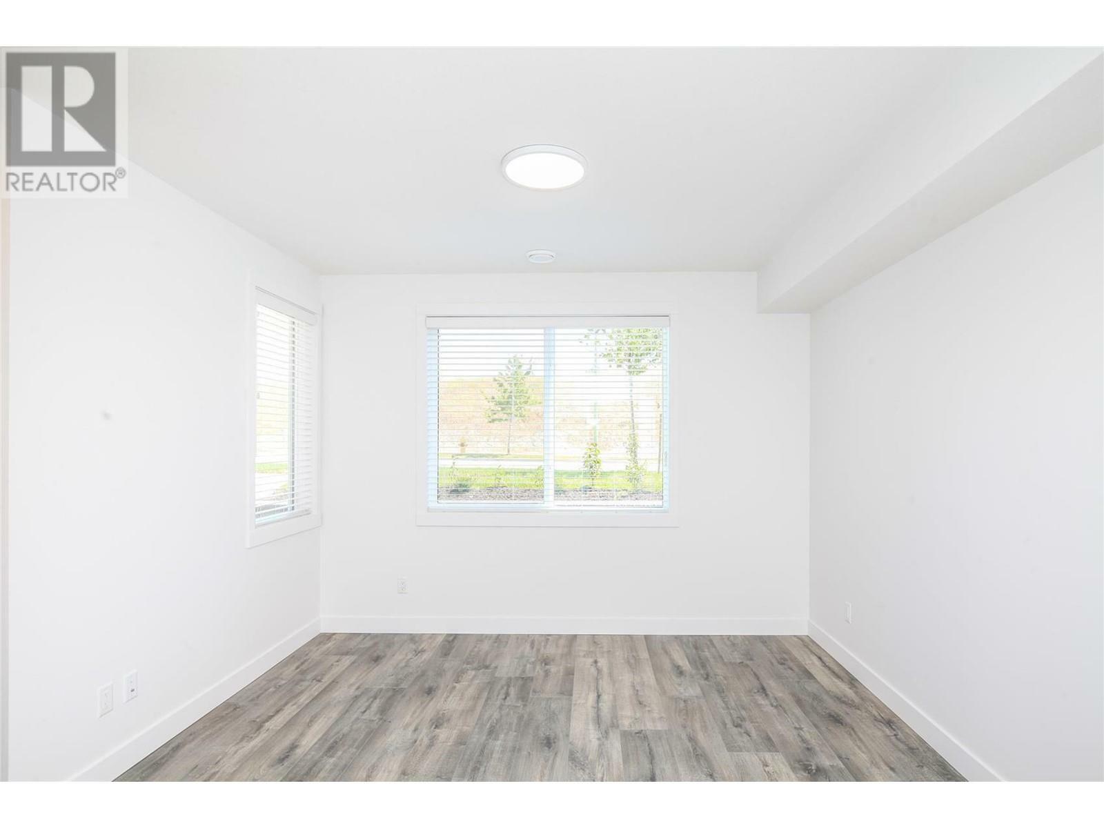 KELOWNA, British Columbia, V1Y 9T1, CA, 3 Bedrooms Bedrooms, ,3 BathroomsBathrooms,Residential,For Sale,1961682